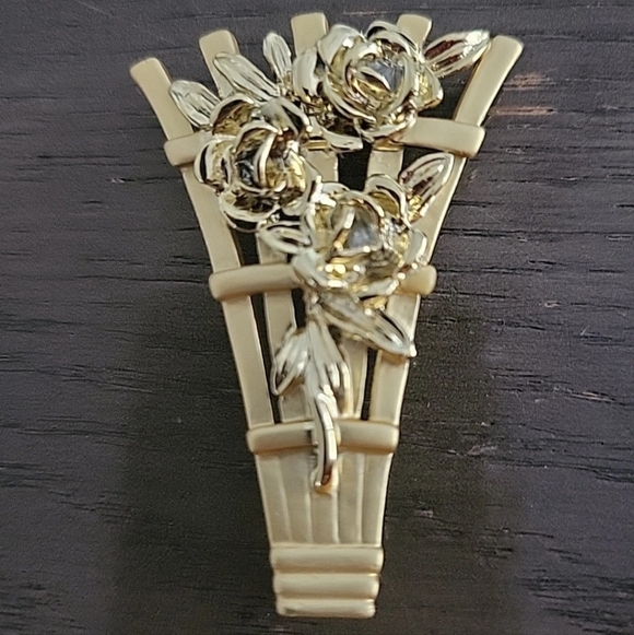 Danecraft Jewelry - Vintage Signed Danecraft Garden Flower Lattice Trellis Pin Brooch Goldtone